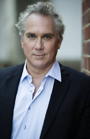 Damien Garvey as Detective Chief Inspector Smith