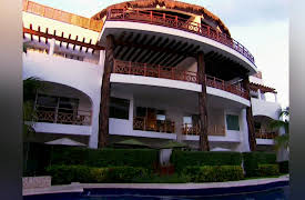 House Hunters International: Volume 2: Playa Con Dios