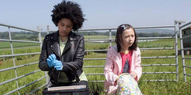 2:50 PM: Molly and Mack (S2) | Cbeebies | 12/2 2025