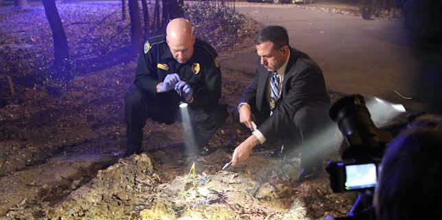 12:00: Relatively Evil (S1 E4) (S1) | Investigation Discovery | 12/9 2025