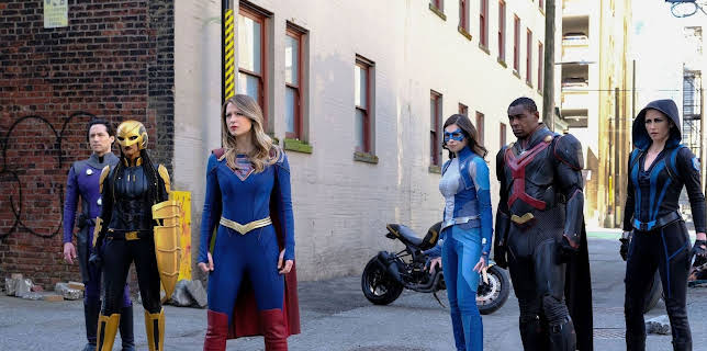 03:30: Supergirl | Sixx | 12/5 2025