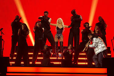 23:00: Christina Aguilera, Stray Kids, Davido, Future, G-Dragon, A$AP Rocky & Friends: Le Gala des Pièces Jaunes 2026 | 3SAT | 8/22 2026