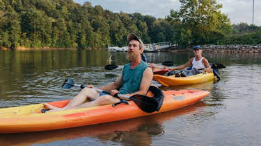 9:00 AM: Barnwood Builders (S2) | Discovery Channel | 6/29 2026