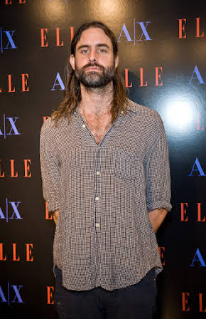 Andrew Wyatt as Pop Guitar Player 
  
  
  (as Andrew Wyatt Blakemore)