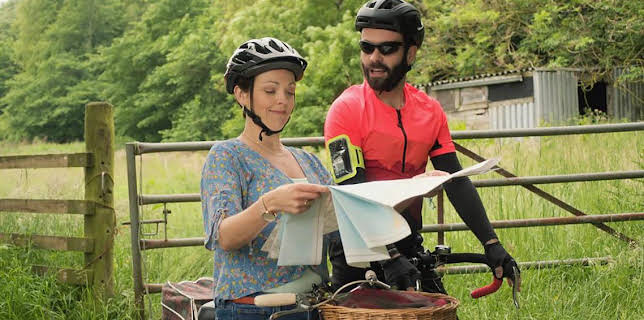 2:50 PM: Molly and Mack (S2) | Cbeebies | 11/20 2025