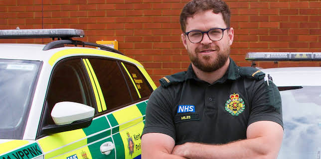 9:00 PM: 999: Emergency Call Out (S2 E4) (S2) | 5 Star | 11/23 2025