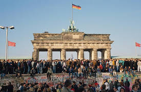 The Eighties, Season 1: Tear Down This Wall