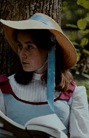 Blandine Jeanson as 