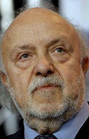 Renato Scarpa as 