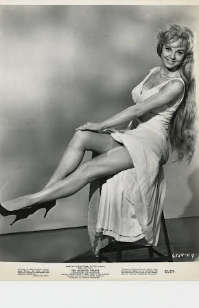 Darlene Lucht as 