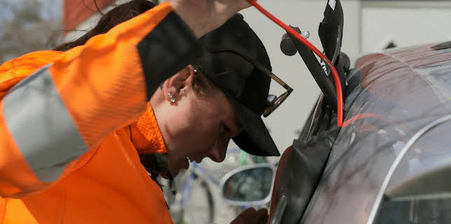 12:55: Vägens hjältar (S14 E5) (S14) | Kanal 5 | 1/15 2026