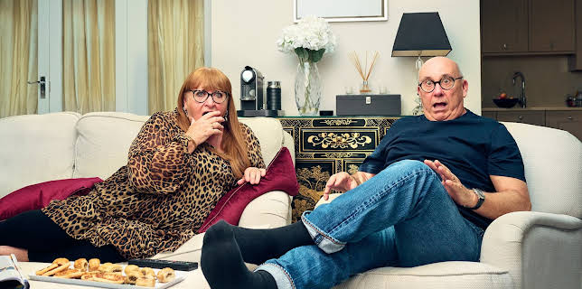 9:00 PM: Gogglebox 2024 | E4 | 11/6 2025