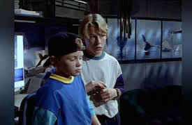 Ocean Girl, Season 1: In the Deep End