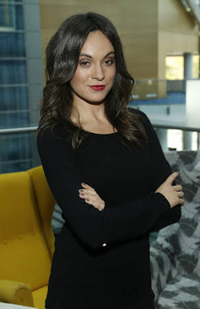 Maria Dejmek as 