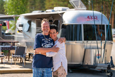 17:30: Ja vi elsker camping (S4 E4) (S4) | FEM | 3/30 2026