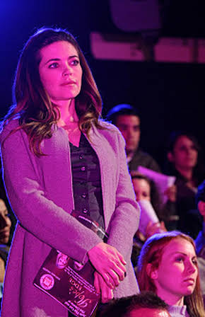 Amelia Heinle as 