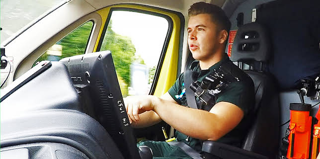 2:20 AM: Inside The Ambulance (S13 E5) (S13) | W | 11/27 2025