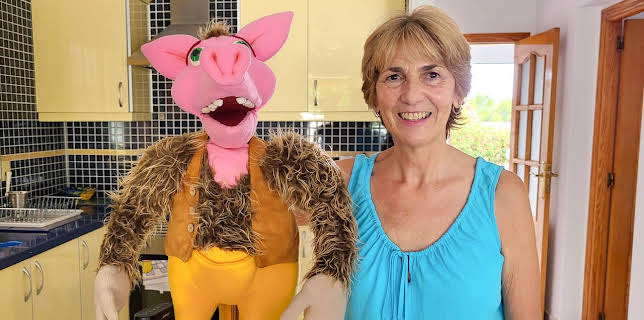 9:00 AM: Bargain-Loving Brits in the Sun (S11 E47) (S11) | 5 Star | 1/23 2026