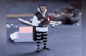 Monstershop: His Highness King Steven