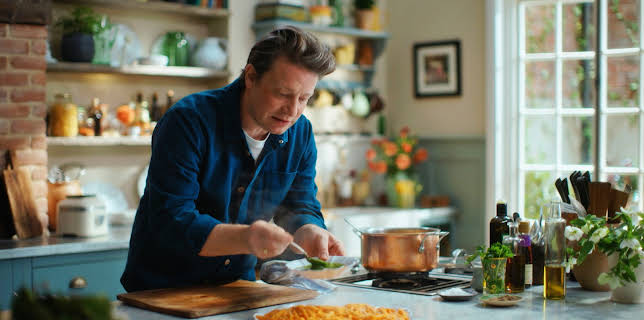 11:30: Jamie: Fast & Simple (S1 E4) (S1) | TV6 | 11/15 2025