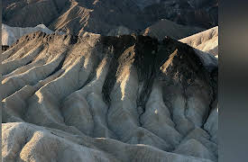 Colors of the Deserts: The Gray Mojave