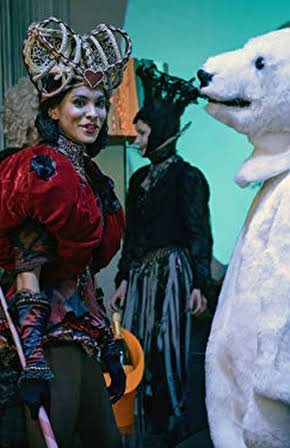 Thalissa Teixeira as 