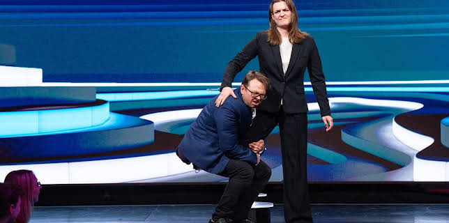 04:10: Humoretaten: Heldigvis har vi ytringsfrihet | NRK 1 | 3/1 2026