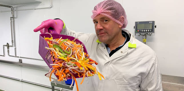 3:25 AM: Food Unwrapped | More 4 | 12/17 2025