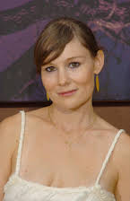 Liz Stauber as Leslie