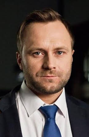 Leszek Lichota as 