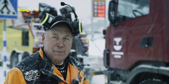 03:05: Frusna vägar (S6 E4) (S6) | TV3 | 2/25 2026