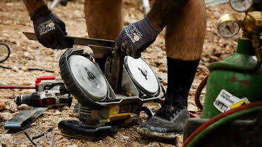 1:00 PM: Building Off The Grid (S1) | Discovery Channel | 9/18 2026