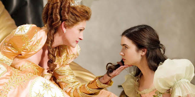 23:55: CINE: 'BLANCANIEVES. MIRROR, MIRROR' | Telecinco | 12/13 2025