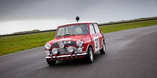 07:05: Three Men Four Wheels (S1 E4) (S1) | Discovery Channel | 10/13 2025