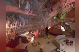 Offbeat America: Luxury Cave House and More