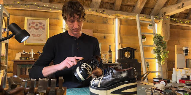 8:00 PM: The Repair Shop (S15 E7) (S15) | BBC One East | 2/4 2026