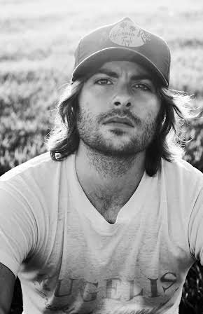 Robert Schwartzman as 