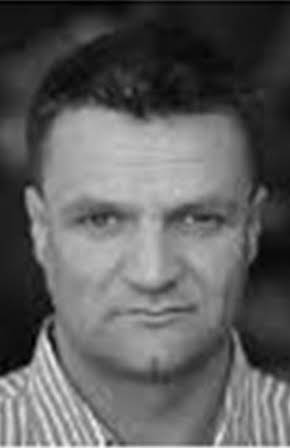 Tim Faraday as Barry