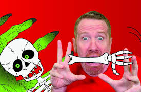 Steve and Maggie - Laugh and Learn: The Wheels on the Bus and Finger Family Halloween Special