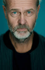 Erik Poppe som Director