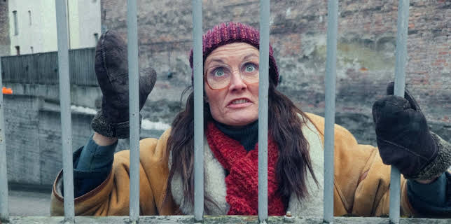 10:11: Våre beste år: Musikkvideo og Carl I. Hagen | NRK 2 | 12/12 2025