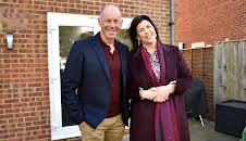 Kirstie and Phil's Love It or...