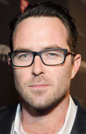 Sullivan Stapleton as 