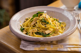 Michela's Tuscan Kitchen: Bolognese and Pesto