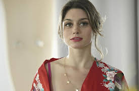 El Negocio: Season 1 (English Subtitled): El Negocio 09