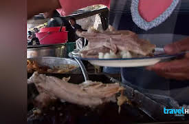 Bizarre Foods with Andrew Zimmern Season 1: Ecuador