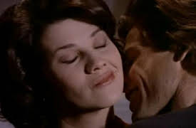 Melrose Place Season 1: Three's A Crowd