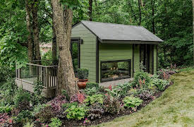 Curb Appeal Extreme: Meeting at Midcentury