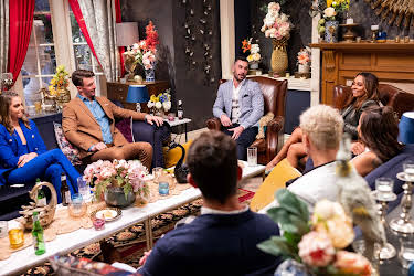 00:30: Ungkarskvinnen Australia (S7 E6) (S7) | FEM | 3/30 2026