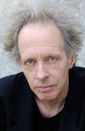 Geoffrey Carey as 